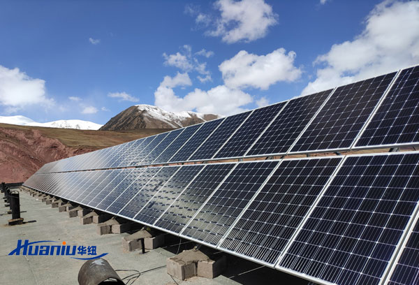 野外太陽(yáng)能發(fā)電設(shè)備